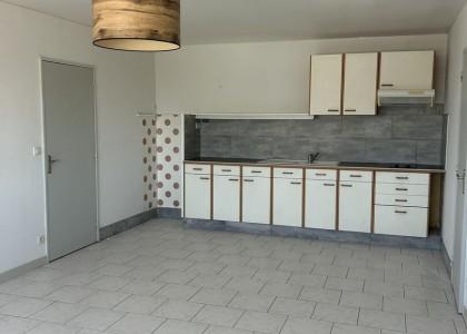 Appartement à vendre à niort quartier dudesclin dans une résidence sécurisée.