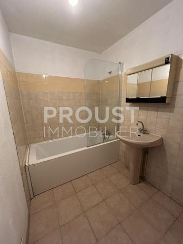 Appartement à vendre à niort quartier dudesclin dans une résidence sécurisée.
