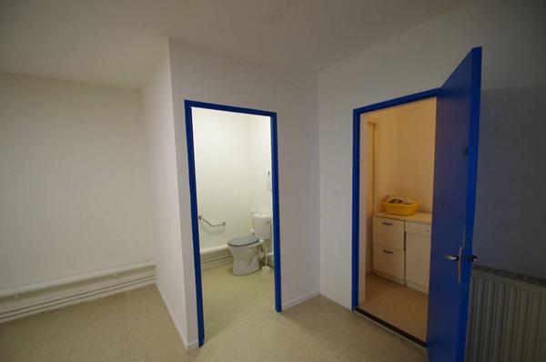 LA ROCHELLE Local commercial 180 m²