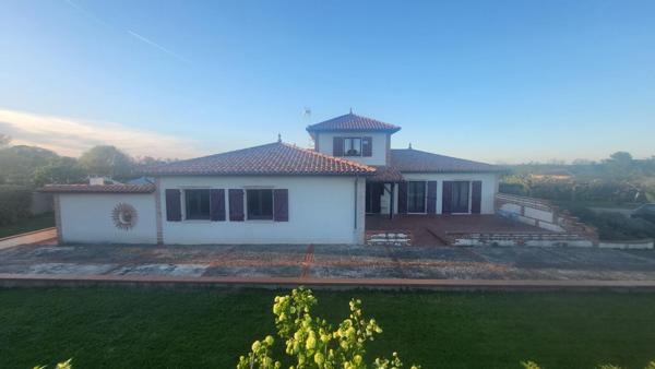 Maison Castelmayran 10 pièce(s) 255 m2