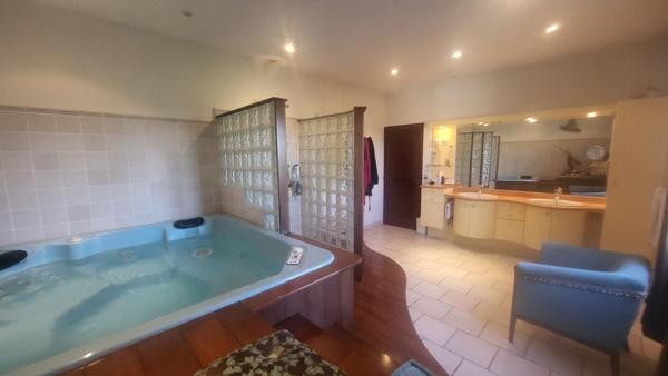 Maison Castelmayran 10 pièce(s) 255 m2