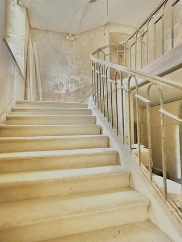 Château du XVIIIe siècle partiellement réhabilité, disposant d’un parc boisé de 2 hectares et d’une dépendance déjà réhabilitée.