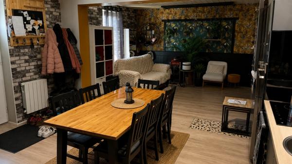 Exclusivité Capifrance – Maison individuelle de 101 m² et sa dépendance aménageable de 25 m² – Grand terrain clos de 1 980 m² avec sa piscine de 4x8m – Charette-Varennes (71270)