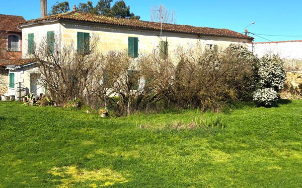 Maison à vendre    4 pièces •  Saintes