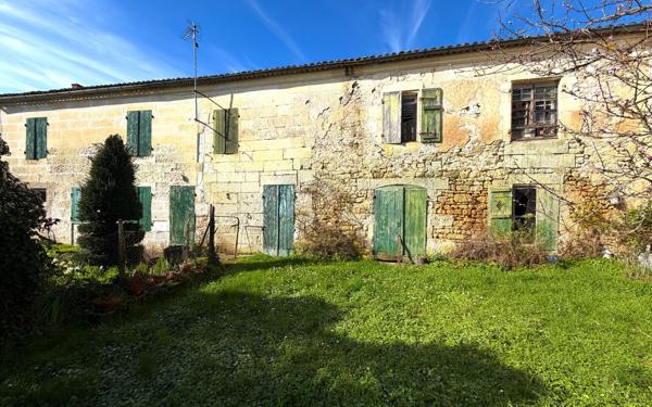 Maison à vendre    4 pièces •  Saintes