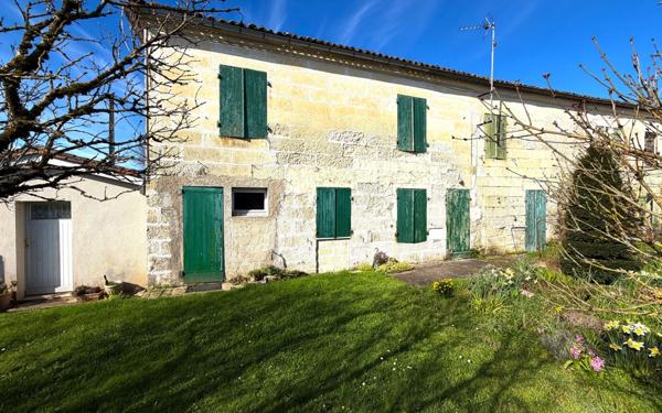 Maison à vendre    4 pièces •  Saintes