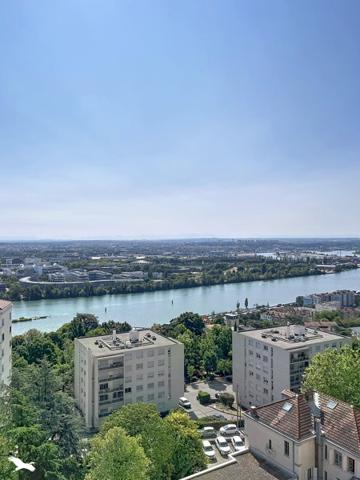Appartement à vendre 140 000 € La Mulatière 3 p 65 m² DPE C