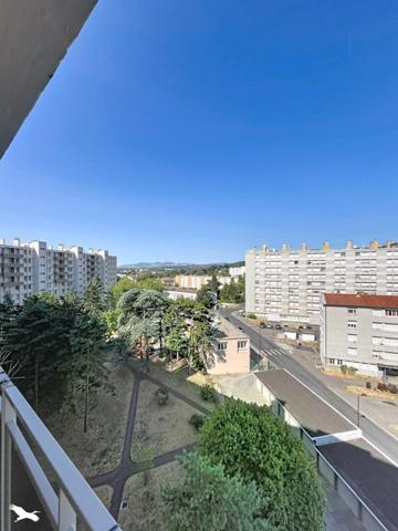 Appartement à vendre 140 000 € La Mulatière 3 p 65 m² DPE C