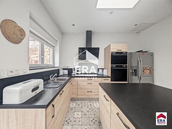 Maison rénovée 110 m² - 3 chambres - Extérieur - Cave - Wattrelos Centre