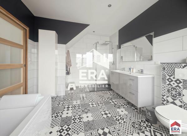 Maison rénovée 110 m² - 3 chambres - Extérieur - Cave - Wattrelos Centre