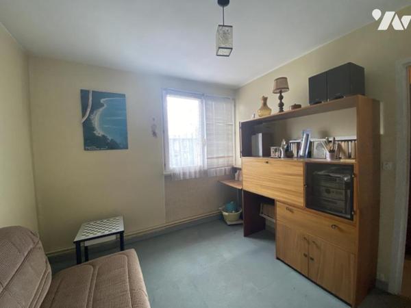 Maison 5 pièces avec jardin et sous-sol.