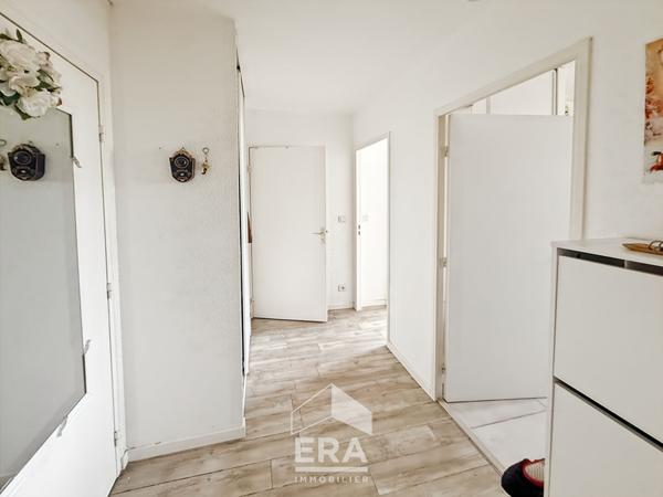 Charmant T2 refait à neuf ? Hyper centre de Pessac ? 52 m² avec balcon