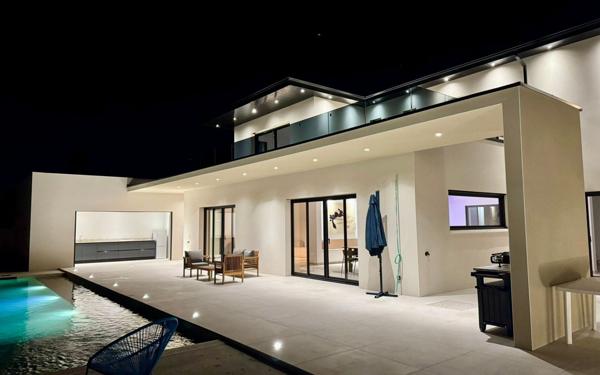 Maison à vendre    5 pièces • 220 m2 Romans-sur-Isère