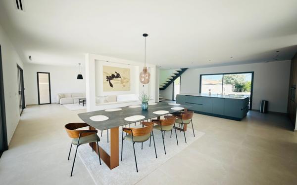 Maison à vendre    5 pièces • 220 m2 Romans-sur-Isère