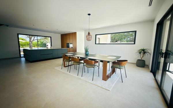 Maison à vendre    5 pièces • 220 m2 Romans-sur-Isère