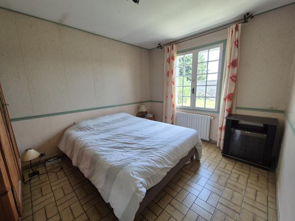 Grande maison avec beau terain et piscine. Bram (11150)