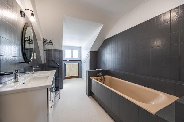 Maison familiale 160 m²/5 pièces - Garage - Parcelle 380m² - DPE A