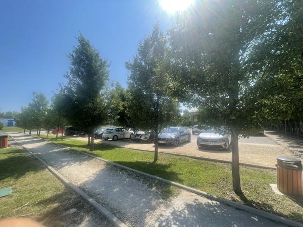 T1 + TERRASSE , Res PISCINE, 13510 EGUILLES