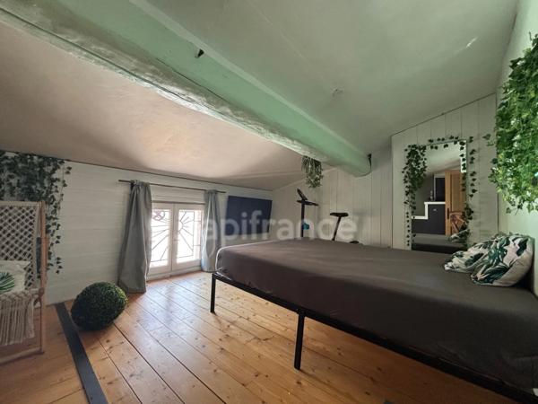 GIGEAN(34), À VENDRE MAISON DE VILLAGE RÉNOVÉE P4, SURFACE TOTALE 126 m2, TERRASSE 10 m2, GARAGE 26 m2, CENTRE VILLE