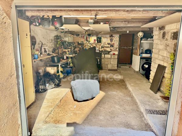 GIGEAN(34), À VENDRE MAISON DE VILLAGE RÉNOVÉE P4, SURFACE TOTALE 126 m2, TERRASSE 10 m2, GARAGE 26 m2, CENTRE VILLE