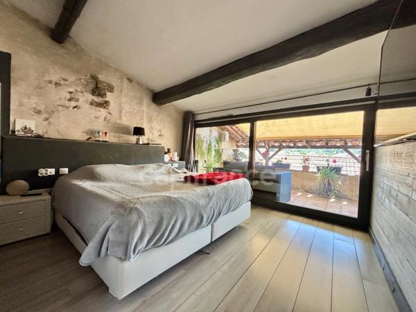 GIGEAN(34), À VENDRE MAISON DE VILLAGE RÉNOVÉE P4, SURFACE TOTALE 126 m2, TERRASSE 10 m2, GARAGE 26 m2, CENTRE VILLE