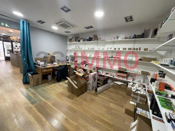Location / Local Commercial à Niort (79000)