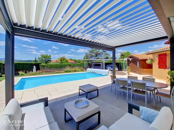 Coup de cœur assuré sur ce bien d'exception de 180 m² sur 1000 m² paysagé / 5 chambres