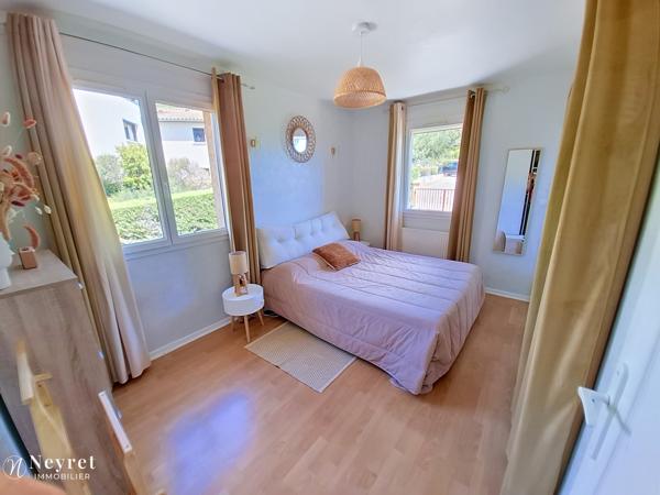 Coup de cœur assuré sur ce bien d'exception de 180 m² sur 1000 m² paysagé / 5 chambres