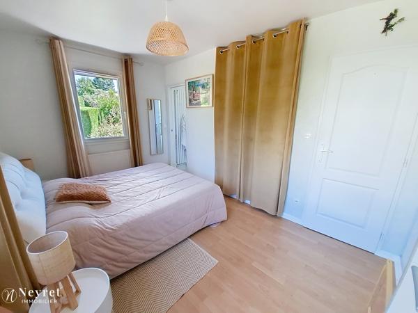 Coup de cœur assuré sur ce bien d'exception de 180 m² sur 1000 m² paysagé / 5 chambres