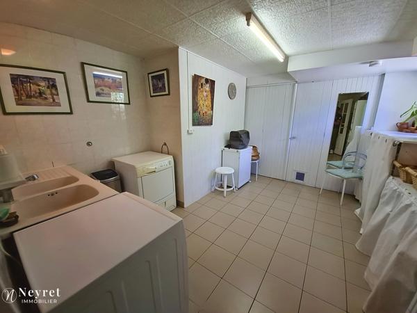 Coup de cœur assuré sur ce bien d'exception de 180 m² sur 1000 m² paysagé / 5 chambres