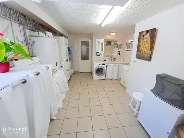 Coup de cœur assuré sur ce bien d'exception de 180 m² sur 1000 m² paysagé / 5 chambres