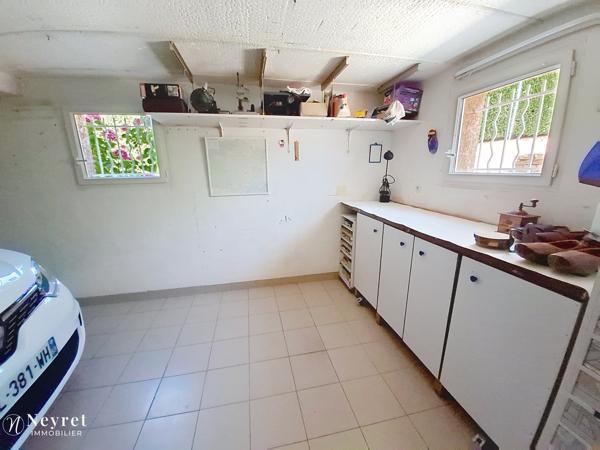 Coup de cœur assuré sur ce bien d'exception de 180 m² sur 1000 m² paysagé / 5 chambres