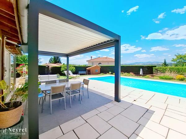 Coup de cœur assuré sur ce bien d'exception de 180 m² sur 1000 m² paysagé / 5 chambres