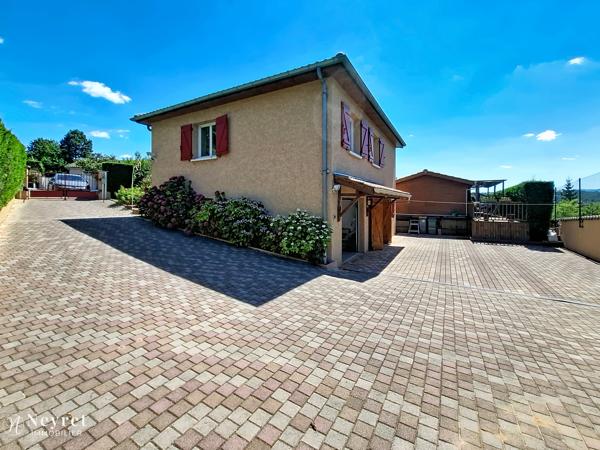 Coup de cœur assuré sur ce bien d'exception de 180 m² sur 1000 m² paysagé / 5 chambres