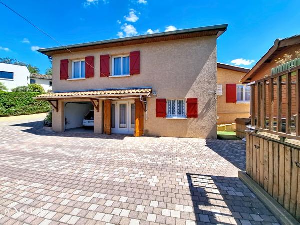 Coup de cœur assuré sur ce bien d'exception de 180 m² sur 1000 m² paysagé / 5 chambres