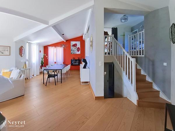 Coup de cœur assuré sur ce bien d'exception de 180 m² sur 1000 m² paysagé / 5 chambres