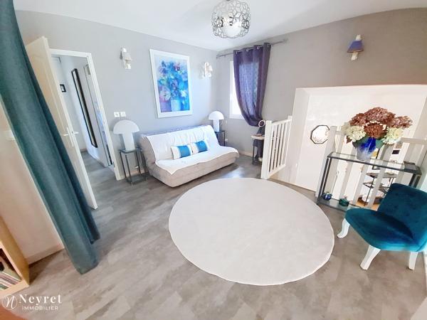 Coup de cœur assuré sur ce bien d'exception de 180 m² sur 1000 m² paysagé / 5 chambres