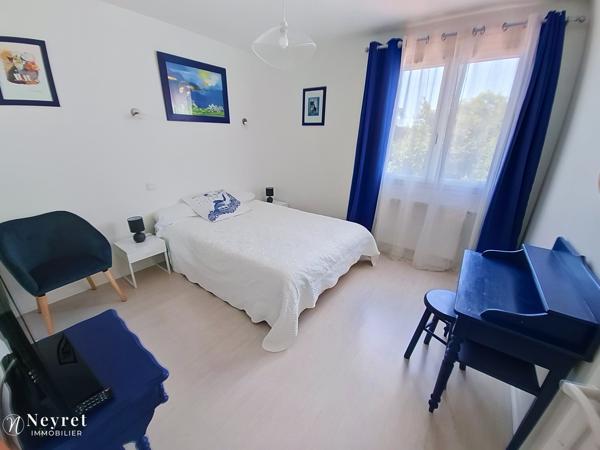 Coup de cœur assuré sur ce bien d'exception de 180 m² sur 1000 m² paysagé / 5 chambres
