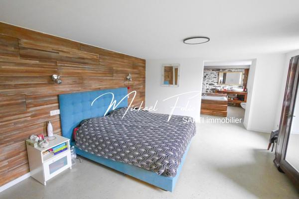 Grange rénovée de 256 m² - Piscine intérieur chauffée - 6 225 m² de terrain