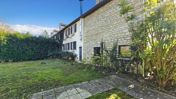 (95000) CERGY  - Hôtel restaurant en finition travaux 3.603 m² HAM terrain 15.262 m²