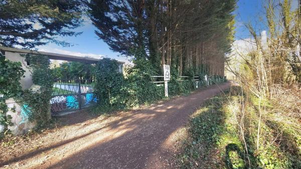 (95000) CERGY  - Hôtel restaurant en finition travaux 3.603 m² HAM terrain 15.262 m²