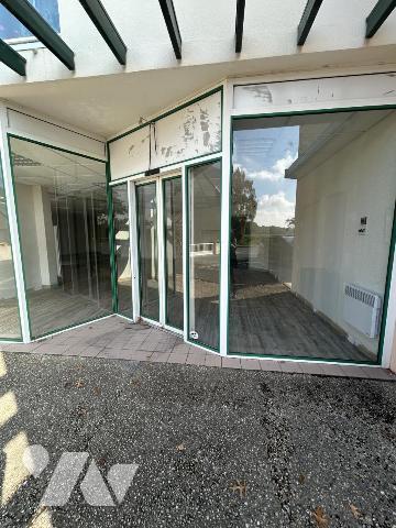 local commercial plein centre d'Hillion