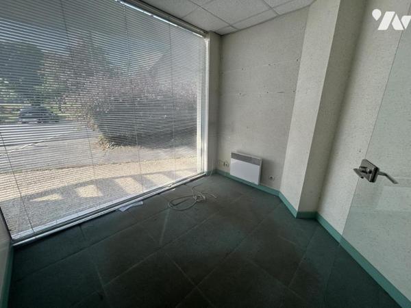 local commercial plein centre d'Hillion