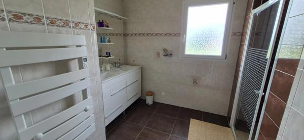 Maison à vendre 6 pièces SAINTE LIVRADE SUR LOT (47)Sainte-Livrade-sur-Lot – Belle propriété familiale sur 3 000 m² de terrain arboré
