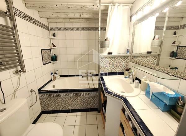 Maison fond de cour Marseille 5ème  + jardin et stationnement