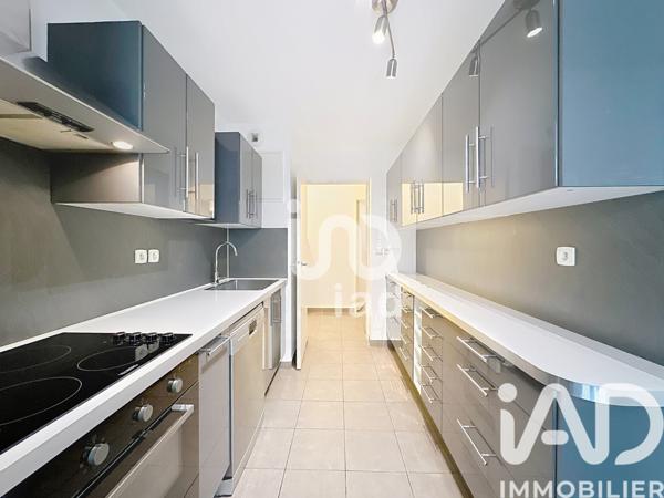 Location appartement 3 pièces 68 m² Marseille 2
