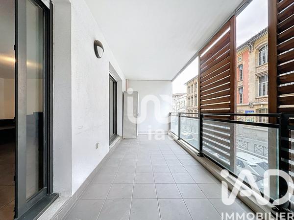 Location appartement 3 pièces 68 m² Marseille 2