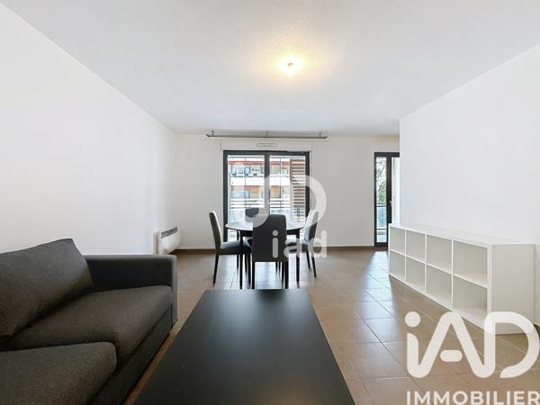 Location appartement 3 pièces 68 m² Marseille 2