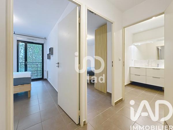 Location appartement 3 pièces 68 m² Marseille 2