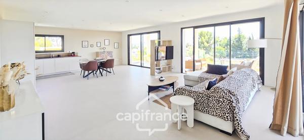 Appartement à vendre 4 pièces BANDOL (83) + 2 parkings + terrasse
